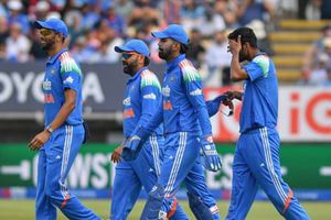 INDvsENG: टीम इंडिया को ODI सीरीज के बीच झटका, स्टार खिलाड़ी चोटिल, आखिरी मैच से होगा बाहर! SportsTak Hindi