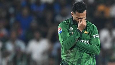 पाकिस्तानी स्टार की घटिया हरकत, ICC ने लगाया बैन, टी20 वर्ल्ड कप 2026 का है मामला SportsTak Hindi