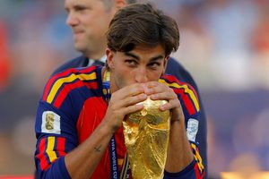 FIFA WC Prize Money : स्पेन वर्ल्ड चैंपियन बनते ही हो गया मालामाल, हारने वाली अर्जेंटीना को जानें कितनी रकम मिली? SportsTak Hindi