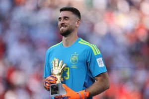 FIFA WC : गोल्डन ग्लव्स का खिताब किसके नाम, जानें 1994 से अभी तक कौन-कौन बना बेस्ट गोल कीपर ? SportsTak Hindi