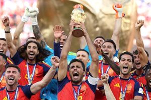 FIFA WC : फीफा वर्ल्ड कप की ट्रॉफी सबसे अधिक बार किसने जीती? जानें किस पायदान पर आया स्पेन SportsTak Hindi