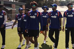 INDvsZIM: टीम इंडिया के लिए जिम्बाब्वे में कौन करेगा डेब्यू, इन खिलाड़ियों में है मुकाबला SportsTak Hindi