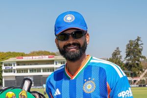 IND vs ZIM : जिम्बाब्वे के मैदान पर आते ही श्रेयस अय्यर ने रचा इतिहास, धोनी को पछाड़ ऐसा करने वाले बने पहले जांबाज SportsTak Hindi