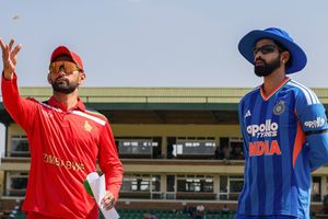 IND vs ZIM : टीम इंडिया और जिम्बाब्वे के खिलाड़ियों ने क्यों बांधी काली पट्टी? जानें ये बड़ी वजह SportsTak Hindi