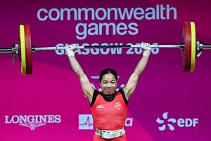 मीराबाई चानू की 'गोल्डन हैट्रिक', जानें कब-कब और कितना वजन उठाकर CWG में जीता गोल्ड मेडल ? SportsTak Hindi