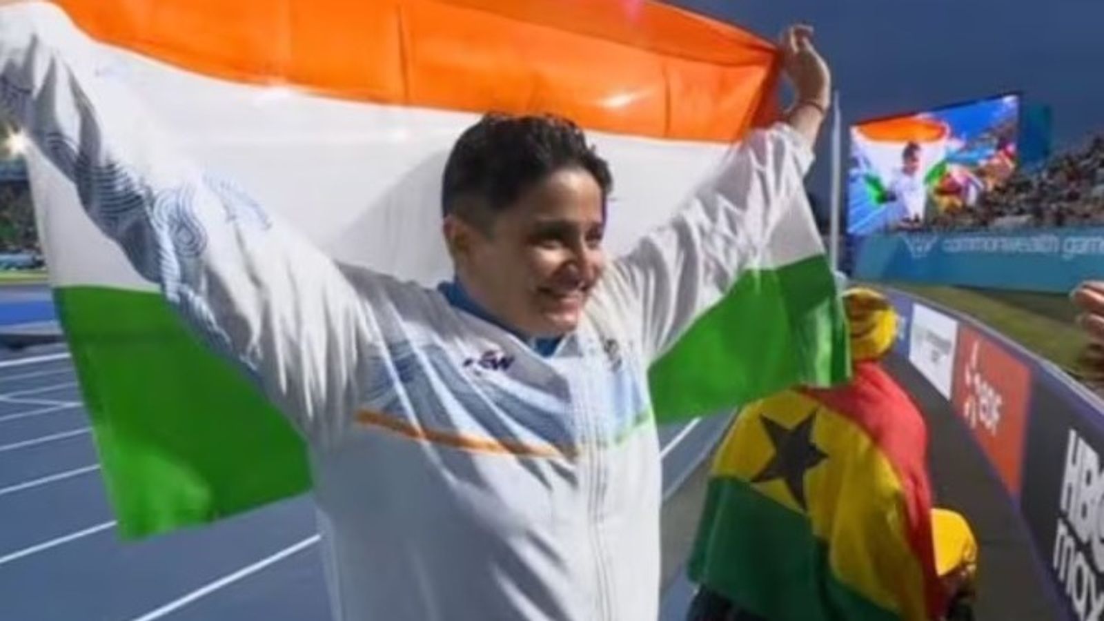 घरेलू हिंसा का शिकार हुईं, आया का काम किया, अब 40 की उम्र में शर्मिला धनखड़ बनीं CWG में गोल्ड जीतने वाली पहली भारतीय पैरा एथलीट शर्मिला धनखड़ ने शॉट-पुट F57 में गोल्ड मेडल जीता. (PC: X)