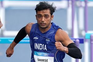 तेजस शिरसे चोटिल होने के बाद भी मेडल के लिए दौड़े, हर्डल रेस के फाइनल में पहुंचने वाले पहले भारतीय खिलाड़ी की हिम्मत को दुनिया कर रही सलाम SportsTak Hindi