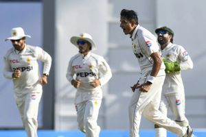 पाकिस्तान की हार के बाद 2 खिलाड़ियों को मिली सजा, मैच फीस कटी, फटकार भी पड़ी, जानिए क्यों SportsTak Hindi