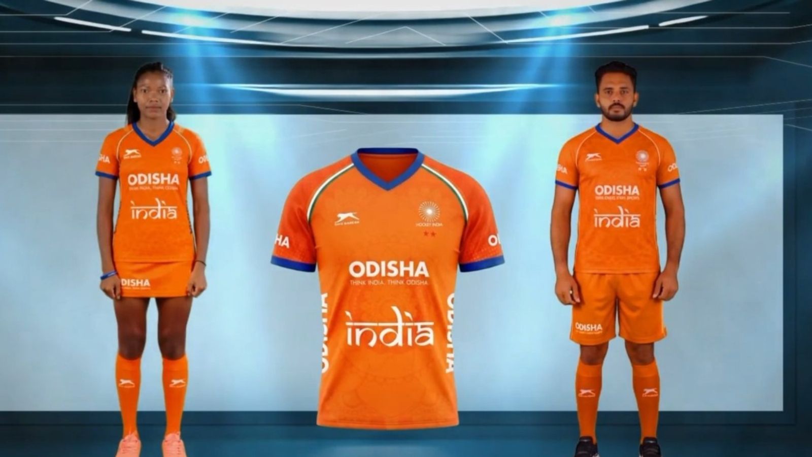 भारतीय टीम की जर्सी नीली से केसरिया करने पर हॉकी इंडिया ने दी सफाई, टर्फ के रंग को बताया वजह भारतीय हॉकी टीम की जर्सी को नीले से केसरिया कर दिया गया है.