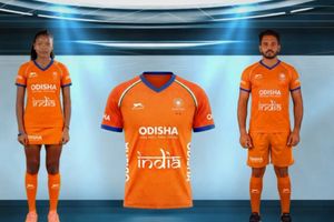 भारतीय टीम की जर्सी नीली से केसरिया करने पर हॉकी इंडिया ने दी सफाई, टर्फ के रंग को बताया वजह SportsTak Hindi