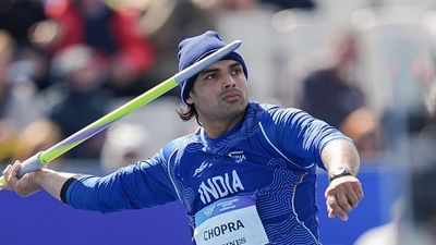 CWG 2026: नीरज के हाथ फिर आया सिल्वर, श्रीलंका के पथिरागे ने जीता गोल्ड, जैवलिन में भारत को मिले दो मेडल Neeraj Chopra of India