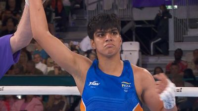 CWG 2026 : बॉक्सिंग में गोल्ड मेडलों की बरसात, भारत की 6 में 5 महिला मुक्केबाजों ने जीता सोना, जानें किसने-किसने रचा इतिहास? Sakshi after winning the gold medal