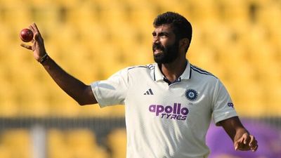 जसप्रीत बुमराह श्रीलंका दौरे से बाहर, जानिए कौन से गेंदबाज को मिलेगी उनकी जगह ? India's Jasprit Bumrah prepares to bowl during the fourth day of the second Test cricket match between India and South Africa at the Barsapara Cricket Stadium in Guwahati on November 25, 2025. (Getty)