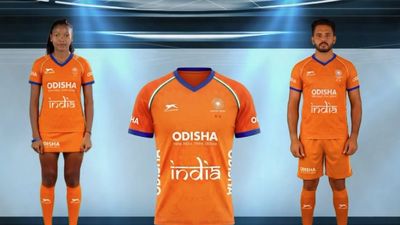 Hockey jersey Controversy: हॉकी इंडिया के अध्यक्ष का चौंकाने वाला दावा, बोले- नई जर्सी लॉन्च करने से सिर्फ दो घंटे पहले दी गई थी जानकारी Hockey jersey