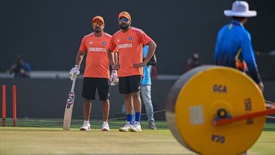 पांच साल बाद टीम इंडिया से दिग्गज की विदाई, रोहित शर्मा भी हुए इमोशनल, बोले- गारु, पर्दे के पीछे रहकर... SportsTak Hindi
