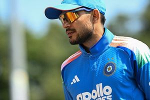 IND vs SL: शुभमन गिल प्रैक्टिस सेशन में दो बार चोटिल, पहले नेट्स में, फिर कैचिंग प्रैक्टिस में लगी चोट SportsTak Hindi