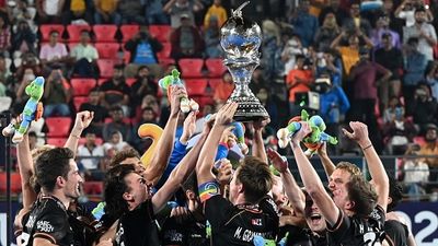 Hockey World Cup: छह देशों ने जीते कुल 15 वर्ल्ड कप, पाकिस्तान के पास सबसे ज्यादा खिताब, भारत के नाम एक ट्रॉफी, जानें विनर्स की लिस्ट SportsTak Hindi
