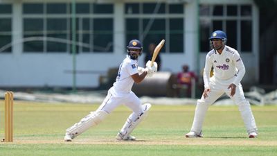 INDvsSL: श्रीलंका ने भारत को हराने के लिए दो अनजाने सूरमाओं को किया शामिल, जानिए कौन हैं और कैसे बनेंगे खतरा pasindu sooriyabandara
