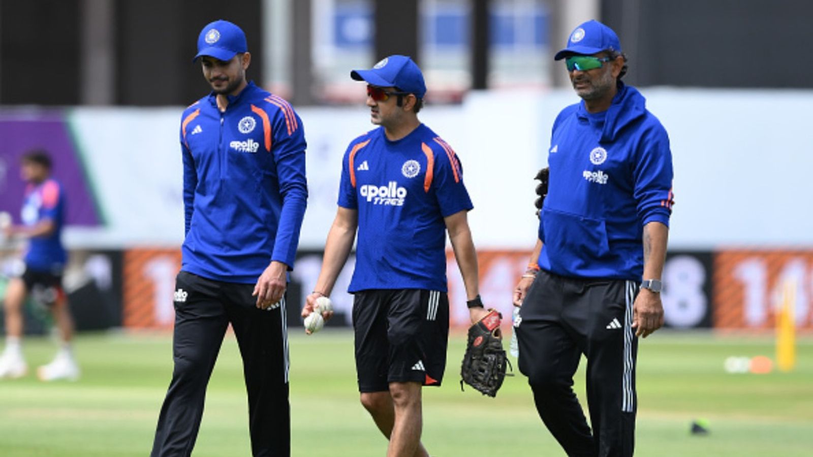 INDvsSL: टीम इंडिया ने टेस्ट से 3 दिन पहले नहीं की प्रैक्टिस, गंभीर-कोटक ने जांची पिच फिर हुआ यह बदलाव शुभमन गिल, गौतम गंभीर और सितांशु कोटक. (Photo: Getty)