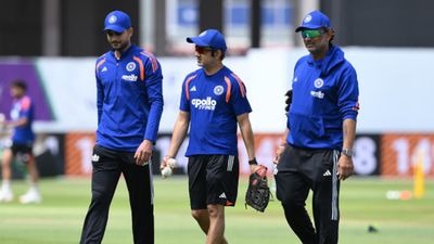 INDvsSL: टीम इंडिया ने टेस्ट से 3 दिन पहले नहीं की प्रैक्टिस, गंभीर-कोटक ने जांची पिच फिर हुआ यह बदलाव gambhir gill kotak