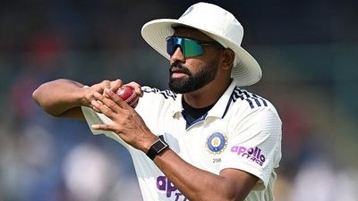 IND vs SL : सिराज के साथ गुरनूर या कृष्णा, किसे मिलेगी टीम इंडिया की Playing XI में जगह ? कोच ने दिया बड़ा संकेत India's ace pacer Mohammed Siraj in this frame