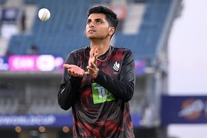 अंपायर के फैसले पर भड़कना इस ऑलराउंडर को पड़ा भारी, ICC ने दी डबल सजा SportsTak Hindi