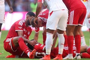 स्टार खिलाड़ी बीच मैच चक्कर खाकर गिरा, हालत बिगड़ते देख मदद के लिए दौड़ा दोनों टीमों का मेडिकल स्टाफ, Video SportsTak Hindi
