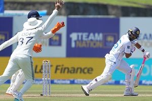 IND vs SL: कनकशन के कारण श्रीलंकाई स्टार गॉल टेस्ट से बाहर, इस खिलाड़ी को मिला डेब्यू का मौका SportsTak Hindi