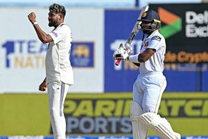 IND vs SL, 4th Day Stumps: जीत से 6 विकेट दूर टीम इंडिया, श्रीलंका को अंतिम दिन बनाने होने 288 रन SportsTak Hindi