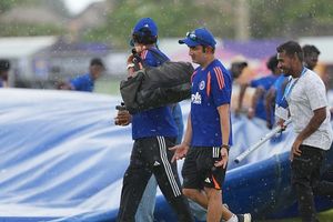 IND vs SL : 4 दिन में धुला 87 ओवर का खेल, क्या आखिरी दिन भारत को जीत से रोकेगी बारिश ? जानें मौसम का हाल SportsTak Hindi