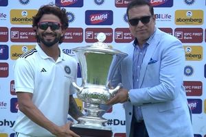 Duleep trophy का फाइनल बेंगलुरु के COE से हो सकता है शिफ्ट, दो स्टेडियम का नाम आया सामने, फैंस को भी आने की मिल सकती है इजाजत SportsTak Hindi