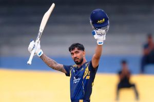 INDvsSL टेस्ट सीरीज के बीच श्रीलंकाई बल्लेबाज का तूफान, बना डाला T20 का सर्वोच्च स्कोर, बरसाए 22 चौके-छक्के SportsTak Hindi
