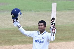 Duleep Trophy 2026-27 : दलीप ट्रॉफी का आगाज, कितनी टीमें और कौन-कौन से खिलाड़ी लेंगे भाग, Live Streaming सहित जानें सब कुछ SportsTak Hindi