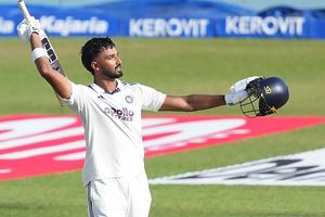 IND vs SL, 2nd Test Stumps DAY 1 : पडिक्कल के शतक से भारत ने श्रीलंका को खदेड़ा, पहले दिन बनाये 5 विकेट पर 300 रन SportsTak Hindi