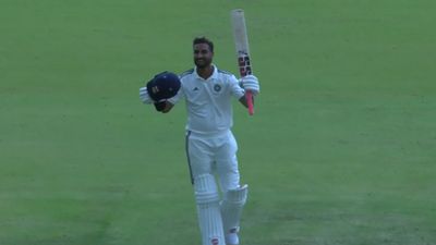 LSG के धुरंधर ने 7वें नंबर पर आकर ठोका शतक, जहां सूर्यवंशी-किशन और विराट रहे फेल वहां किया कमाल, बने टीम के तारणहार shahbaz ahmed