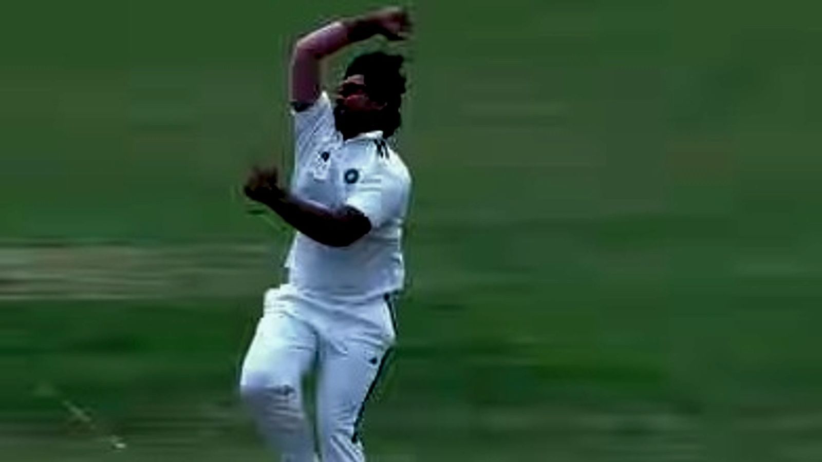 Duleep trophy: बल्ले से फ्लॉप हुए तो वैभव सूर्यवंशी ने गेंद से करपाया कहर, 4 गेंदों में लिए दो विकेट, Video वैभव सूर्यवंशी ईस्ट जोन के उपकप्तान हैं. (PC: BCCI Photo)