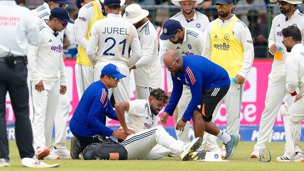Mohammed Siraj receives treatments Mohammed Siraj receives treatments