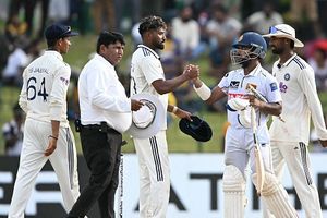 IND vs SL : सोनल के शतक के आगे बेबस हो गए भारतीय गेंदबाज, श्रीलंका ने टीम इंडिया के जबड़े से छीनी जीत SportsTak Hindi