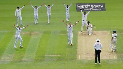 ENG vs PAK: इंग्लैंड ने लॉर्ड्स में बाबर आजम की पाकिस्तान को पीटा, 194 रन से जीता दूसरा टेस्ट, सीरीज पर भी किया कब्जा SportsTak Hindi