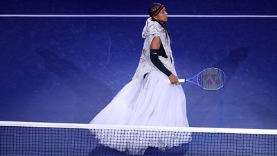 US Open: कॉर्नरो हेयरस्टाइल और लॉन्ग स्कर्ट पहनकर कोर्ट पर क्यों आईं नाओमी ओसाका? SportsTak Hindi
