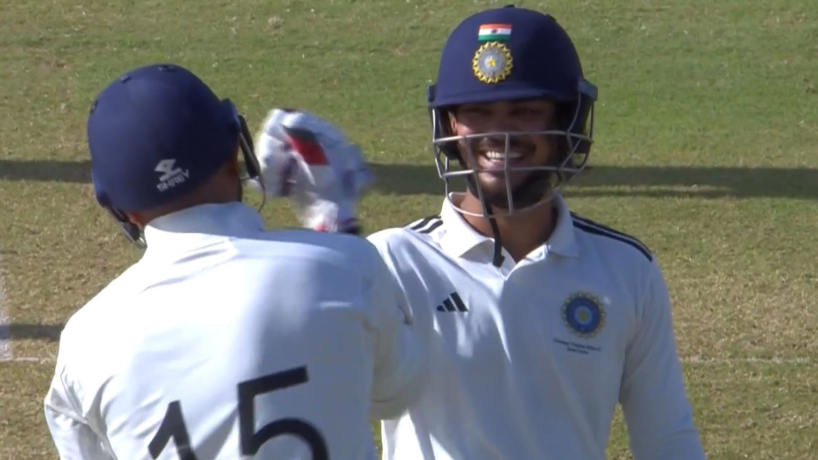 Duleep Trophy: इशान किशन की ईस्ट जोन फाइनल में पहुंची, हर्ष दुबे के 4 विकेट भी डिफेंडिंग चैंपियन सेंट्रल जोन को हार से नहीं बचा पाए इशान किशन की कप्तानी ईस्ट जोन दलीप ट्रॉफी फाइनल में पहुंची.
