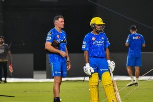 इंग्लैंड के साथ काम नहीं करेंगे CSK के बैटिंग कोच माइकल हसी, सामने आई बड़ी वजह SportsTak Hindi
