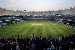 बड़ी खबर : भारत को मिली चैंपियंस ट्रॉफी 2027 की मेजबानी, पड़ोसी मुल्क से छिना टूर्नामेंट, जानें शेड्यूल SportsTak Hindi