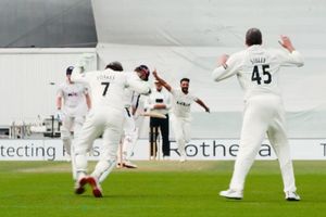 आकिब नबी ने घातक इनस्विंग से इंग्लिश बैटर को चारों खाने चित्त करके किया क्लीन बोल्ड, VIDEO वायरल SportsTak Hindi