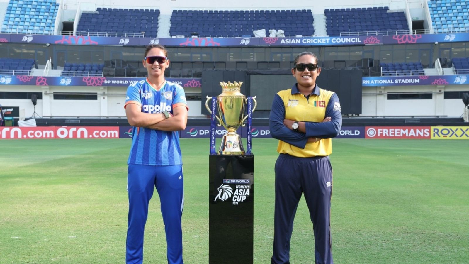 IND vs SL : भारत ने टॉस जीतकर चुनी बल्लेबाजी, हरमनप्रीत कौर ने किया एक बदलाव, जानें Playing XI हरमनप्रीत कौर और चमारी अट्टापट्टु