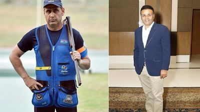 Asian games: नंबर तीन पर की रनों की बारिश, अब 50 की उम्र में शूटिंग में भारत को गोल्ड दिलाने के लिए तैयार वीरेंद्र सहवाग का साथी खिलाड़ी SportsTak Hindi