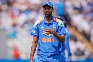 वाशिंगटन सुंदर को लेकर मुकाबला, वेस्ट इंडीज के खिलाफ सीरीज के लिए टीम में स्पिनर को चाहते थे गिल-गंभीर, लक्ष्मण ने किया इनकार! SportsTak Hindi
