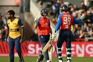 20 साल से अंग्रेजों के खिलाफ उनके घर में एक T20I जीत को तरसी श्रीलंका, इंग्लैंड ने किया सूपड़ा साफ SportsTak Hindi