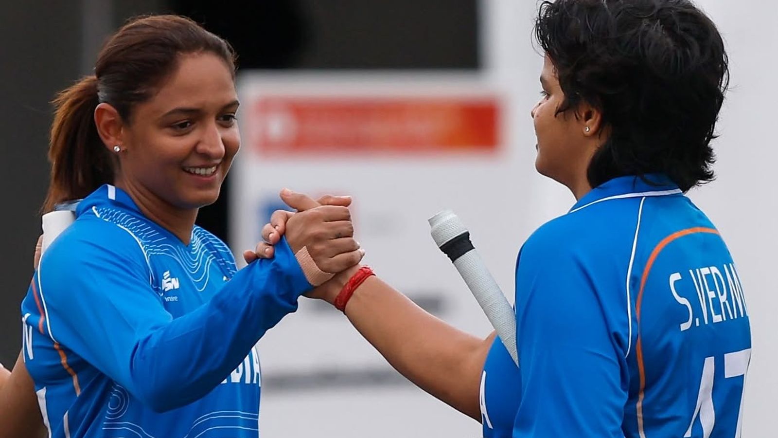 Asian games: शेफाली वर्मा का तूफानी शतक, बांग्लादेश को 114 रन से पीट फाइनल में पहुंची भारतीय टीम, खिताब बचाने के लिए अब श्रीलंका से टक्कर भारत ने बांग्लादेश को 81 रन पर ऑलआउट कर दिया. (PC: Team India Instagram)