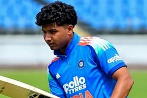 IND U19 vs AUS U19: ऑस्ट्रेलिया के खिलाफ छाया वीरेंद्र सहवाग का बेटा, मगर नहीं चला राहुल द्रविड़ के लाल का बल्ला SportsTak Hindi